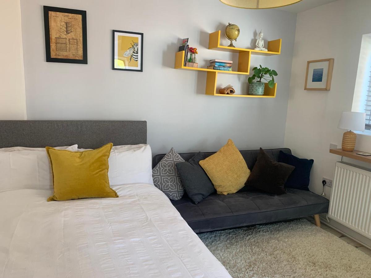 The Beehive - Self Contained Studio by The Sea - Housity