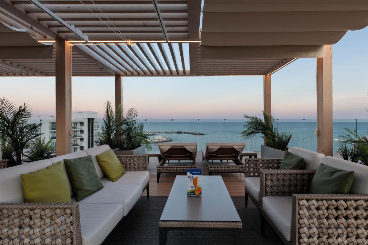 Zona de estar de Hotel Best Triton