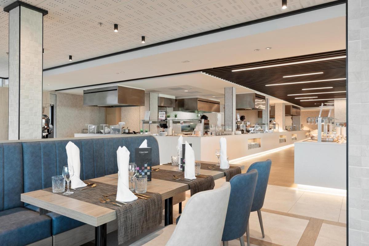 Zona de estar de Hotel Best Triton