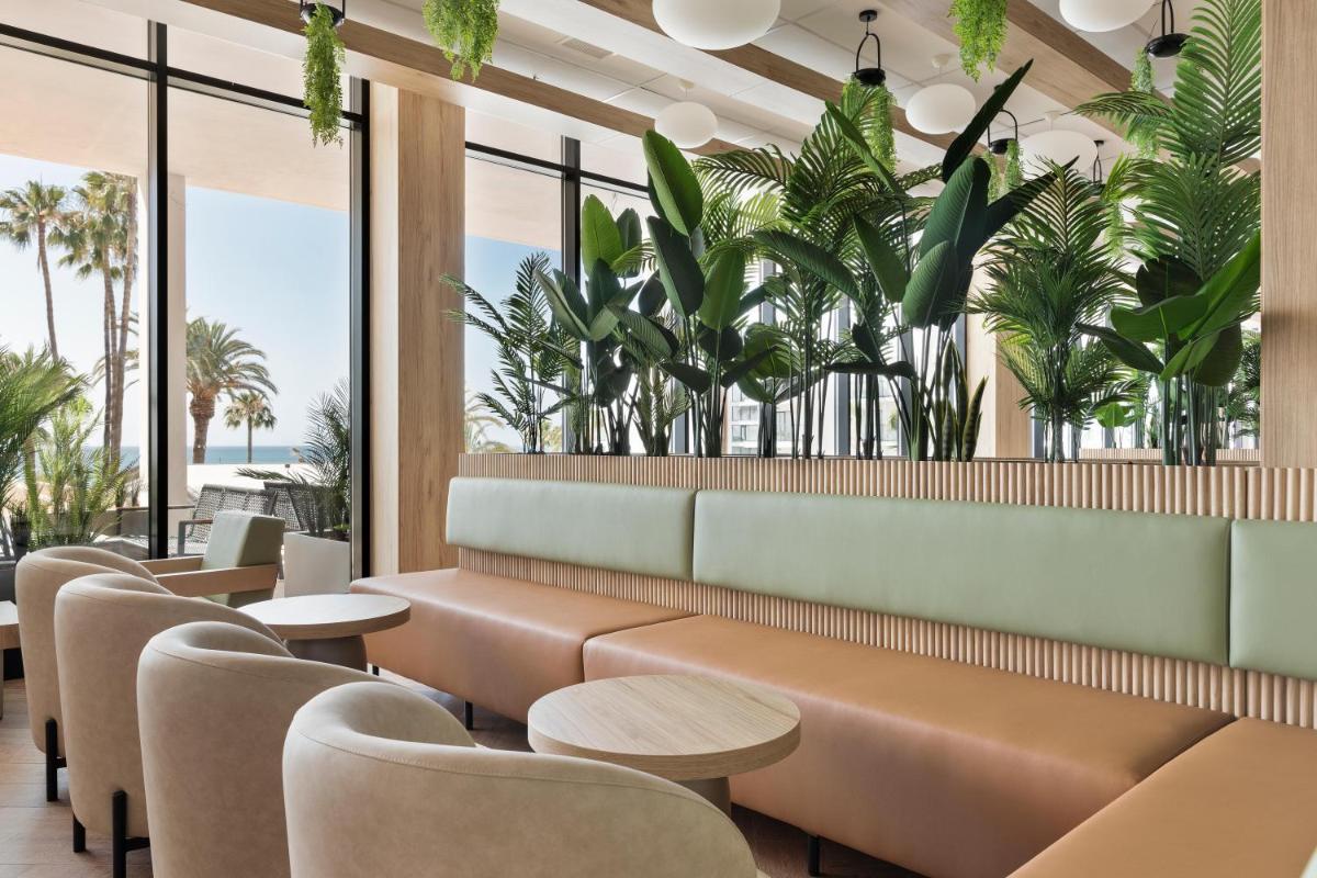 Zona de estar de Hotel Best Triton