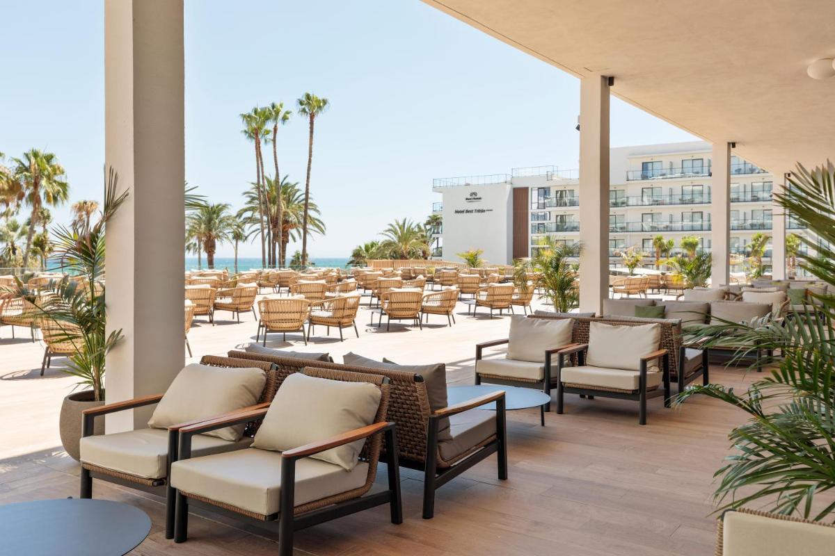Un restaurante o sitio para comer en Hotel Best Triton