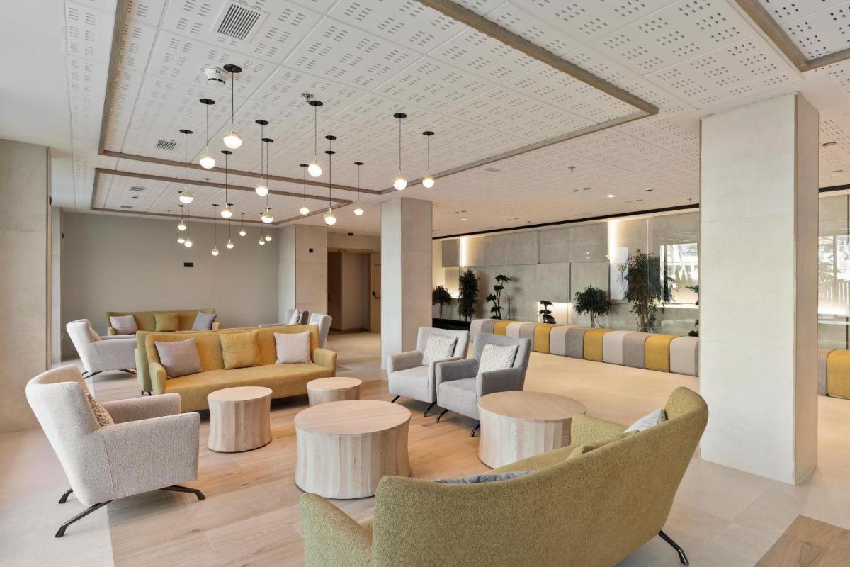 Zona de estar de Hotel Best Triton