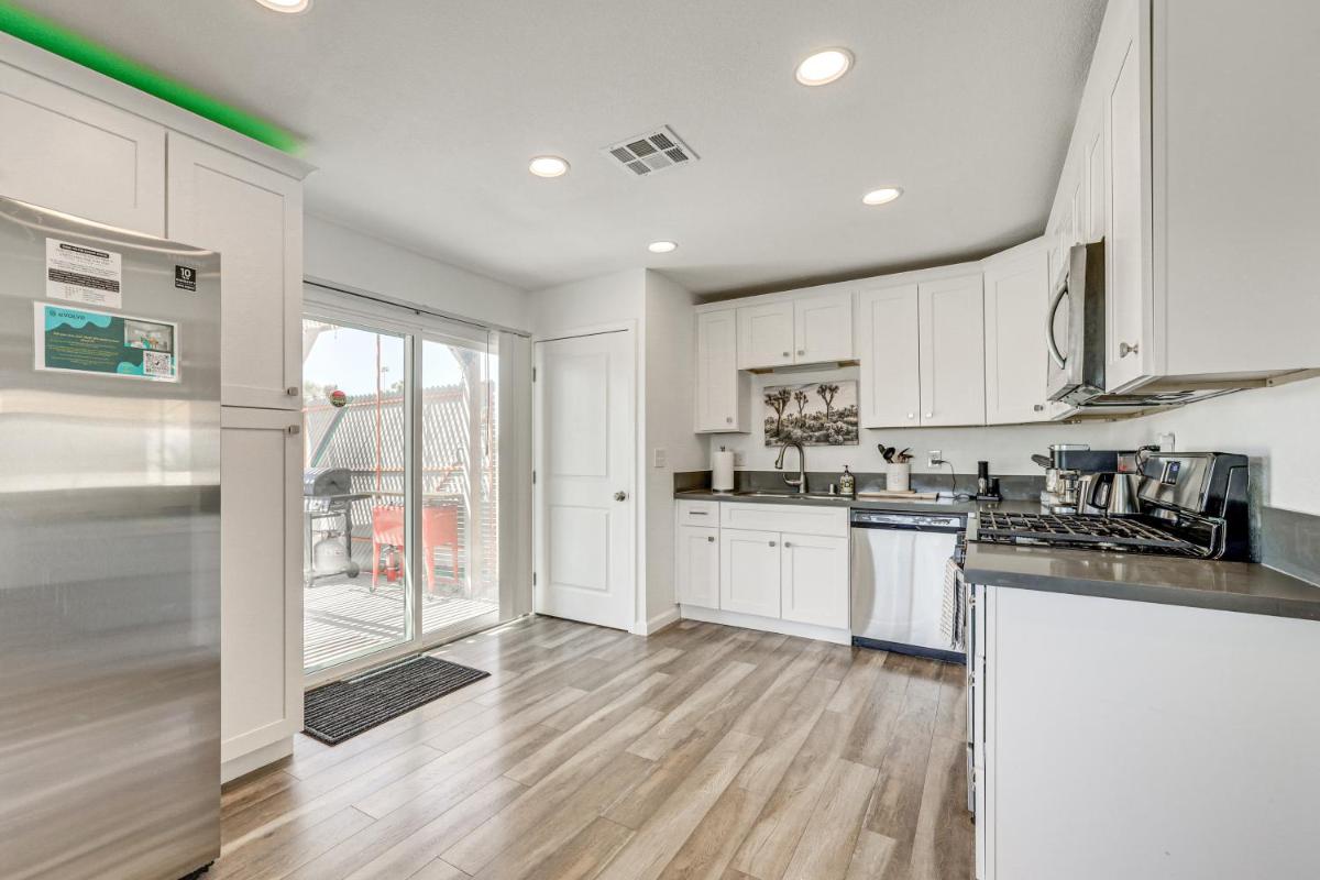 Yucca Valley Oasis with Hot Tub, Near Joshua Tree! - Housity