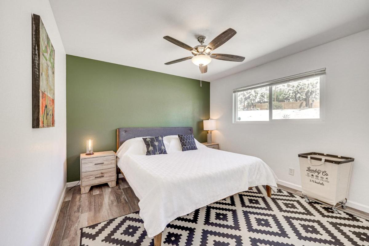 Yucca Valley Oasis with Hot Tub, Near Joshua Tree! - Housity