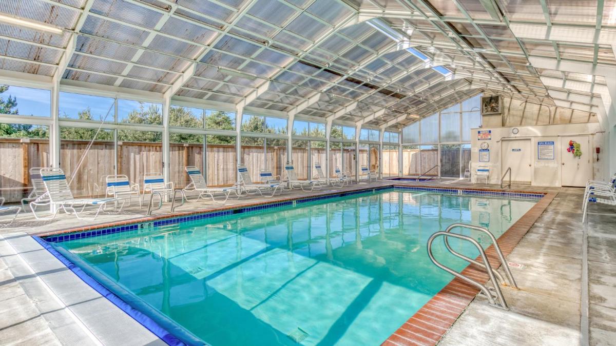 Lighthouse Oceanfront Resort - Housity