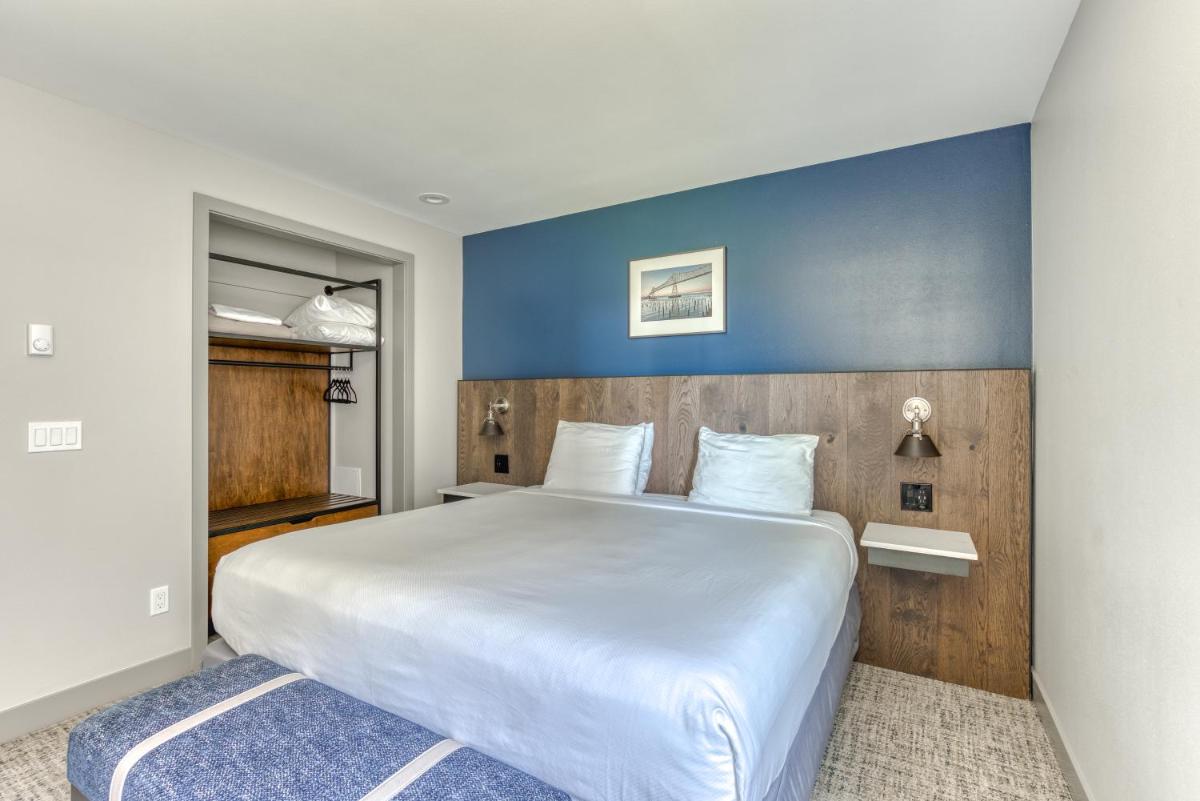 Lighthouse Oceanfront Resort - Housity