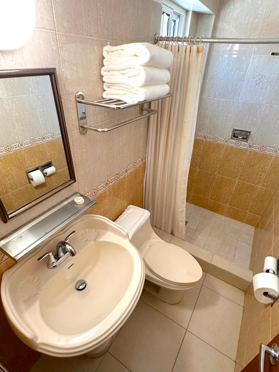 Hotel Andros - Housity