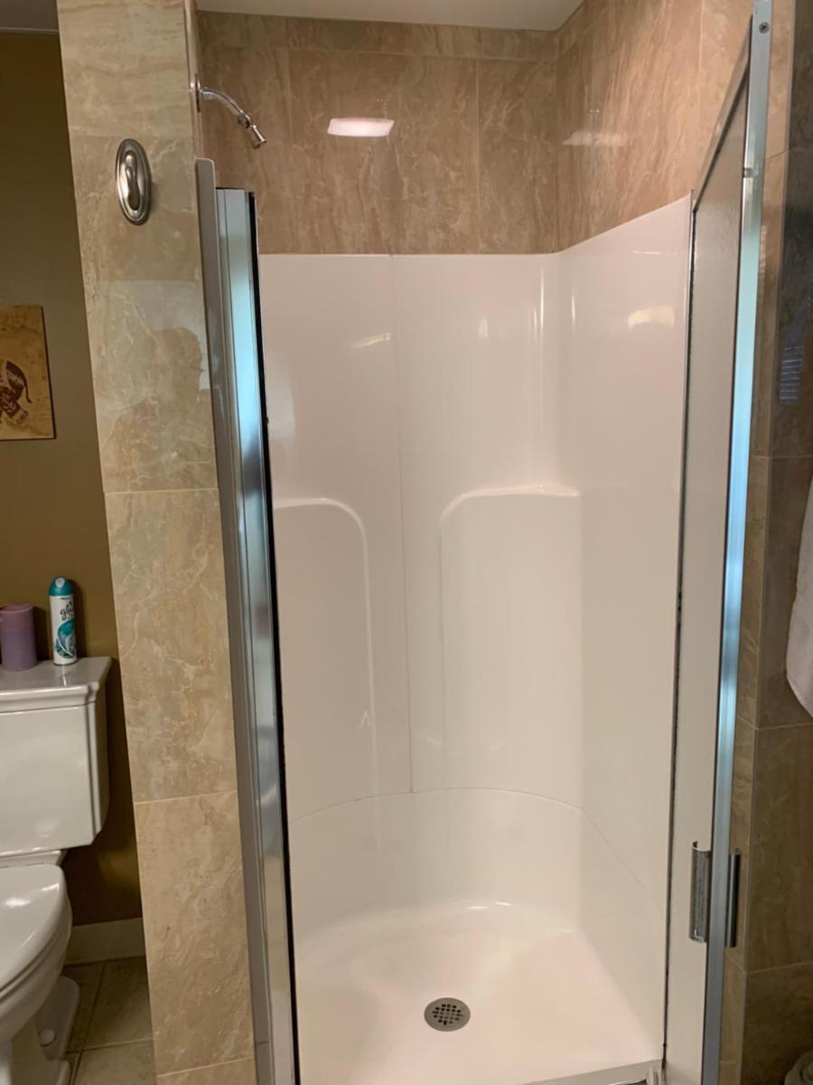 Private Guest Bedroom-1W West Room - Close to Lake Michigan - Housity