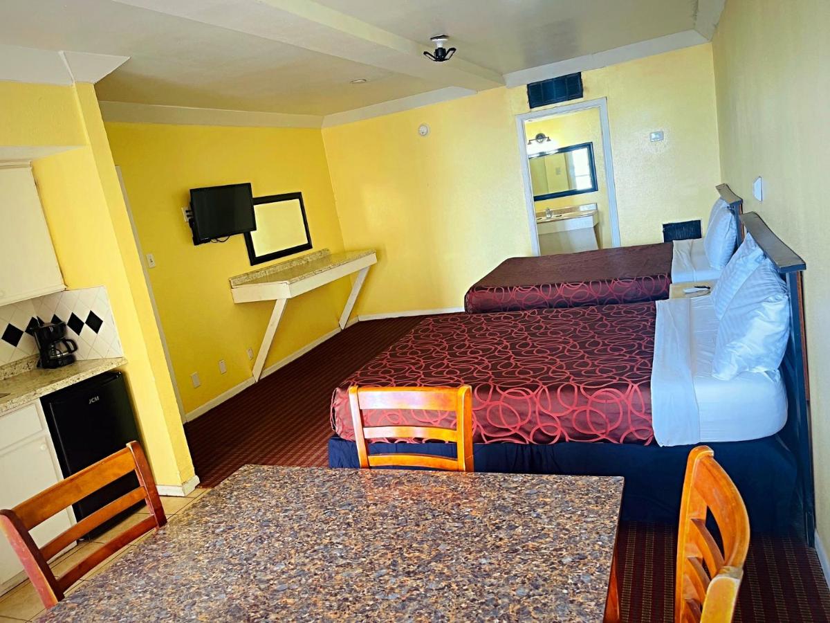 Sea Shell Inn on the Beach - Housity