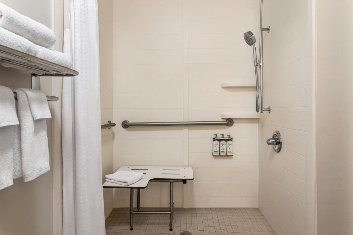 Holiday Inn Express Birmingham Irondale East by IHG - Housity