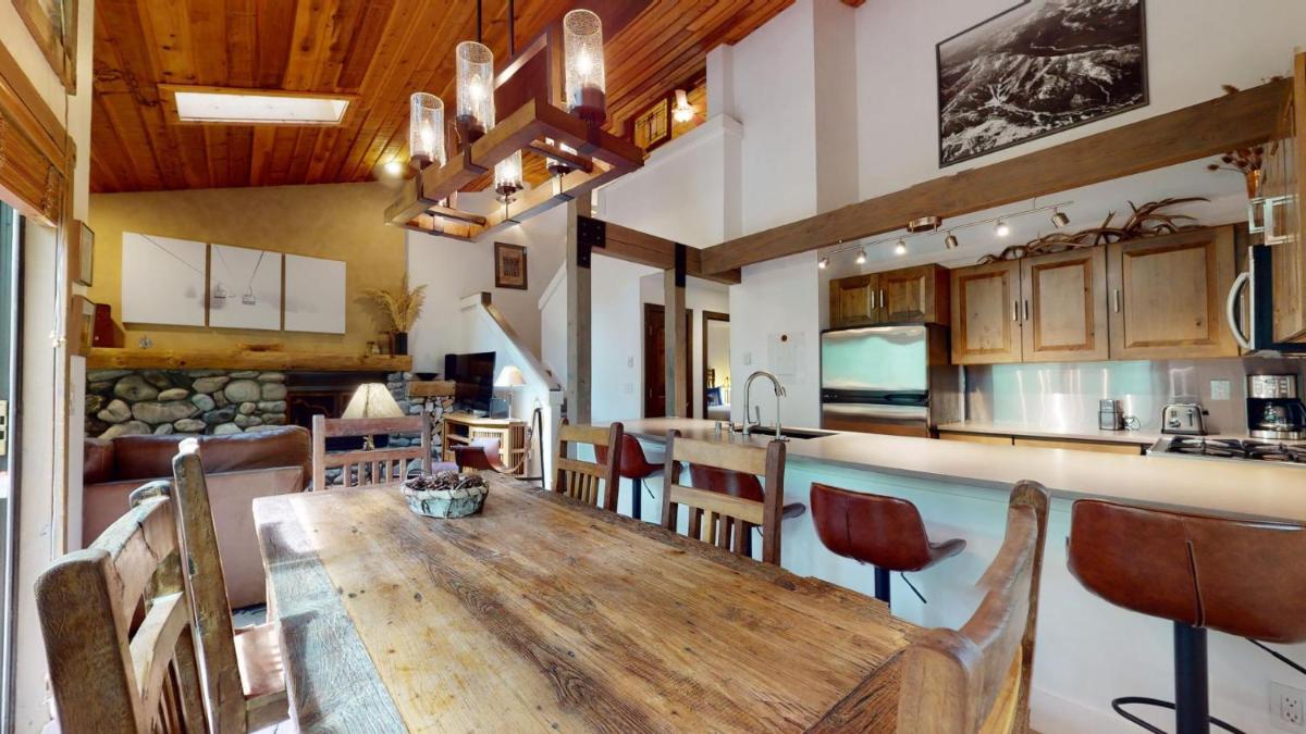 Bridgepoint Condo 24 - Housity