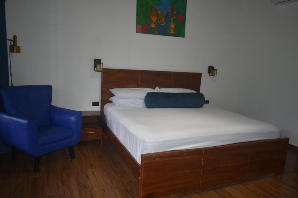 Hotel Roca Negra Del Arenal - Hizvo