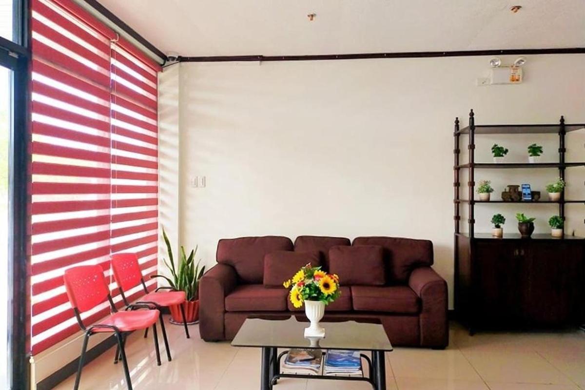 EC Hotel near Laoag Airport - Housity