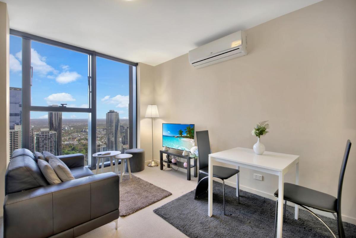 REST COLLECTION Studio with Parking on Collins - Housity