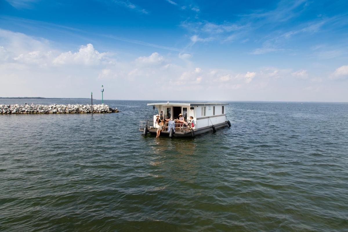 KUHNLE-TOURS Schlafen im Hafen - Housity