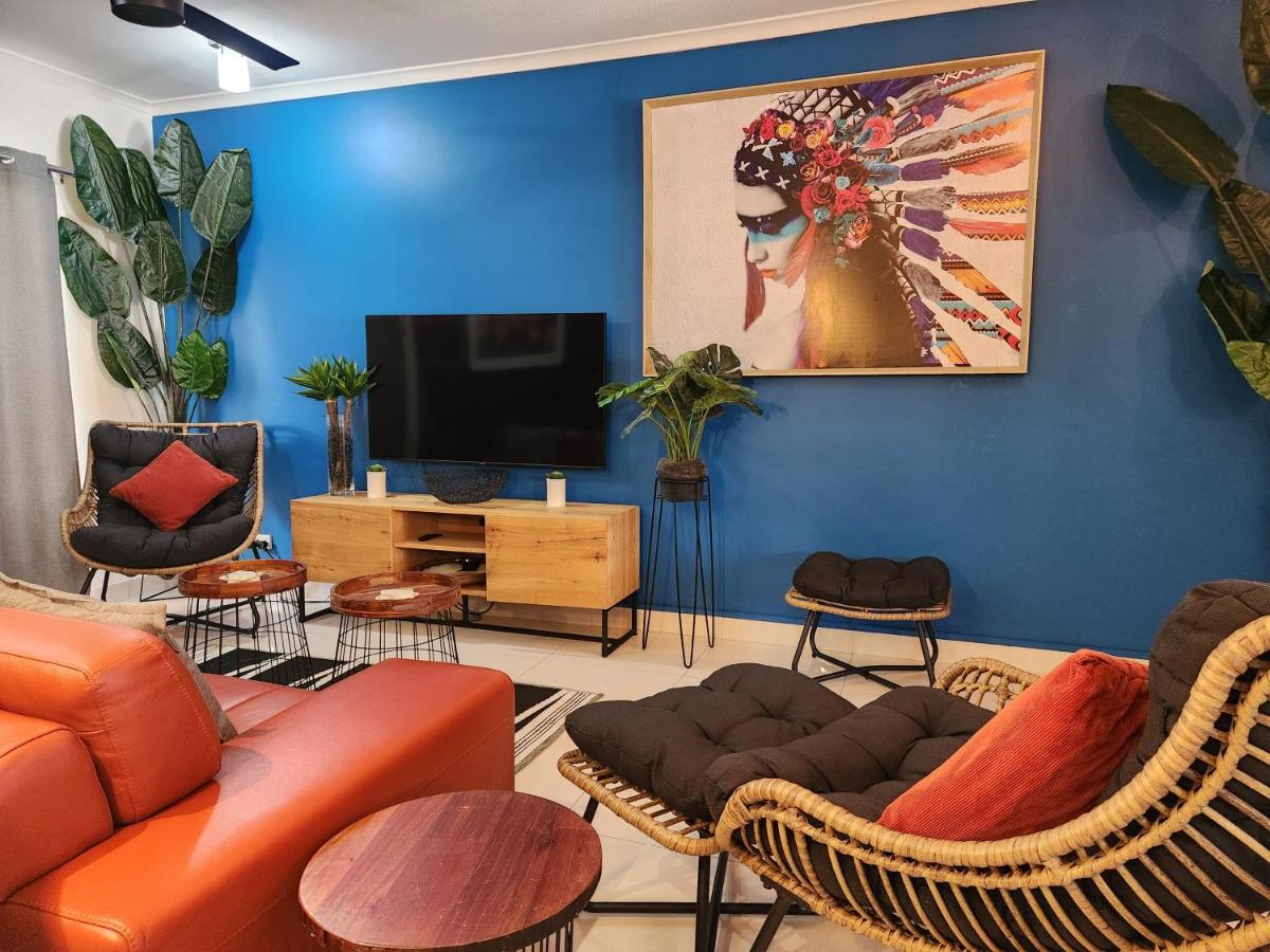 3 BEDROOM CITY ESCAPE - CHAMPAGNE STAYS Darwin - Housity