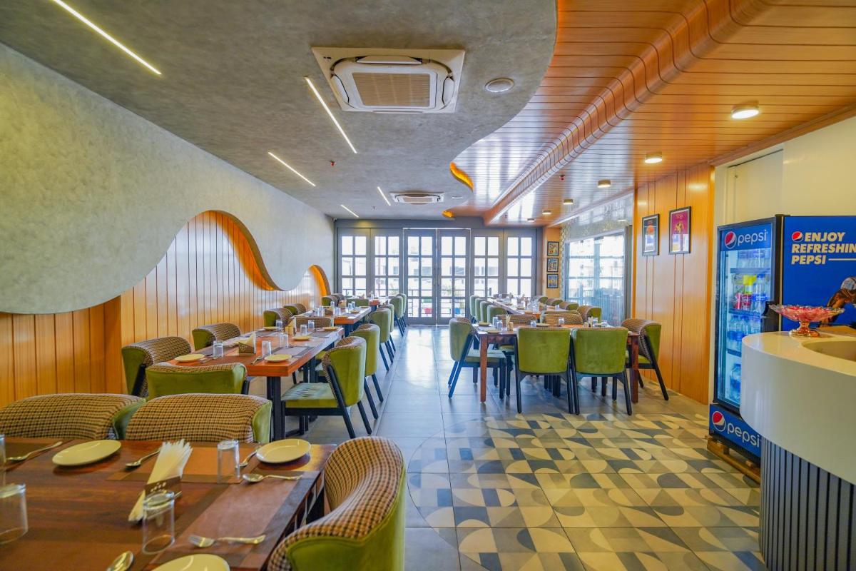 Hotel Red Stone - Housity