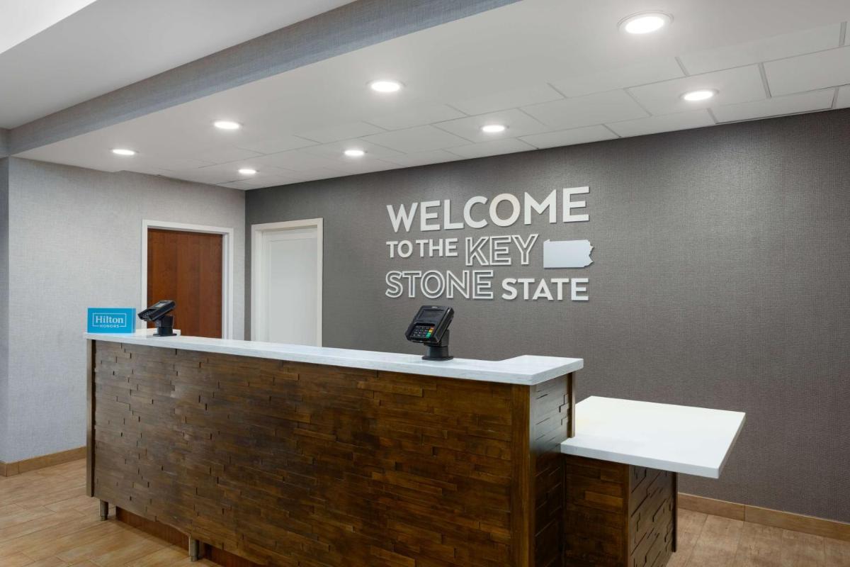 Hampton Inn & Suites Harrisburg - Housity