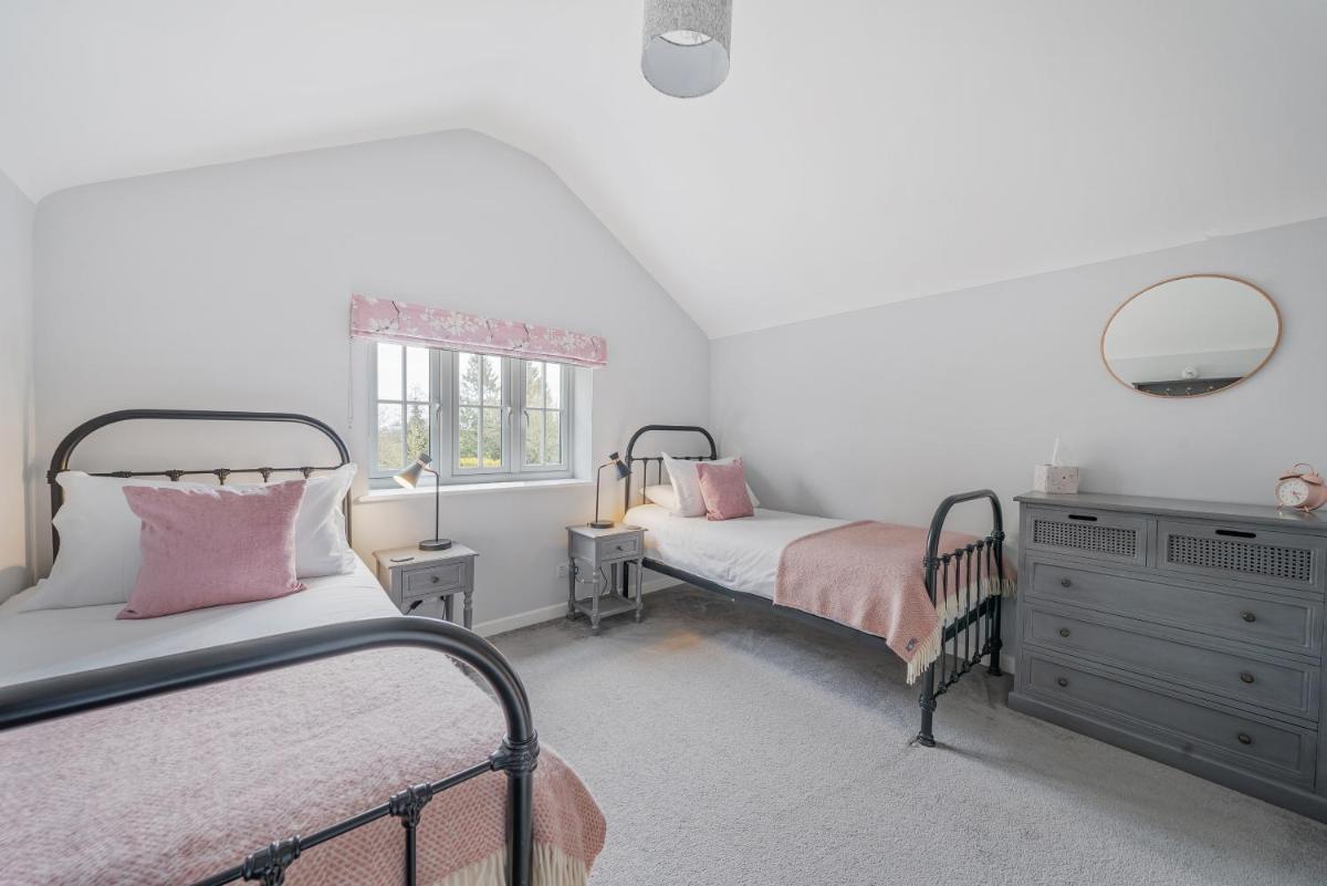 Poacher's Cottage - Housity