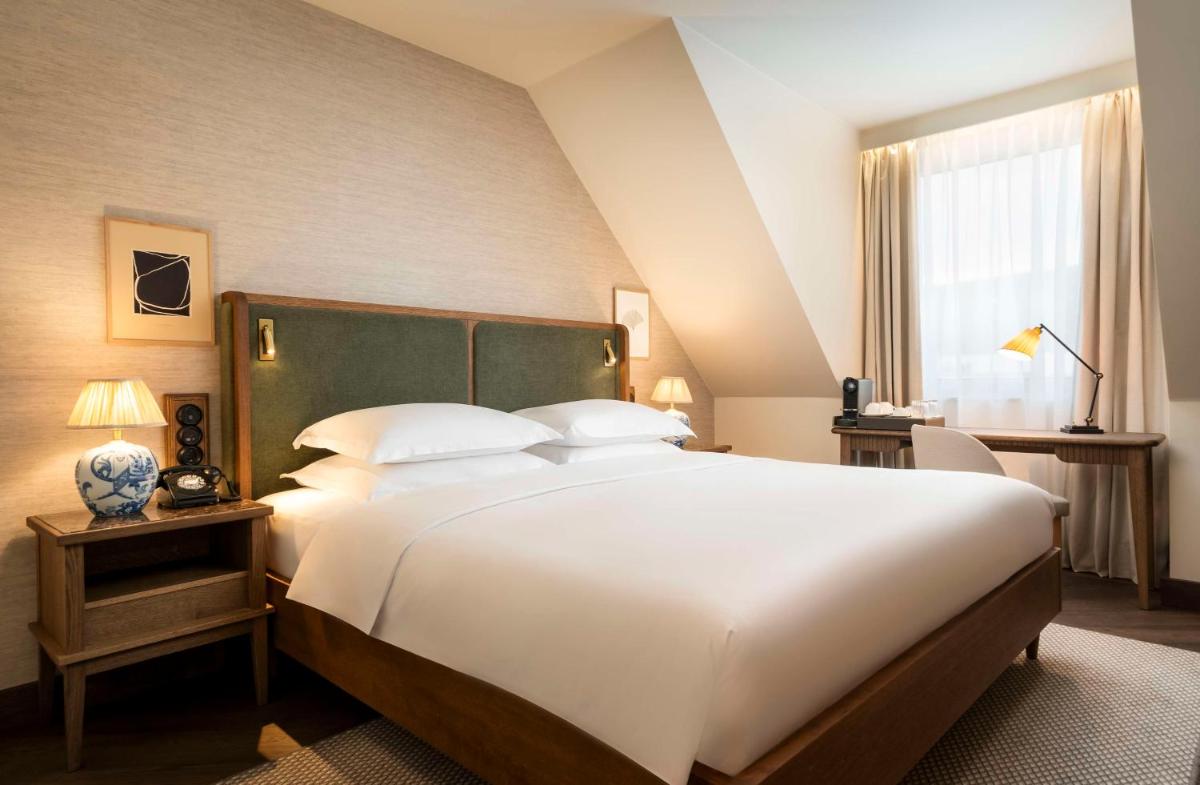 Ein Bett oder Betten in einem Zimmer der Unterkunft Brunfels Hotel, in the Unbound Collection by Hyatt