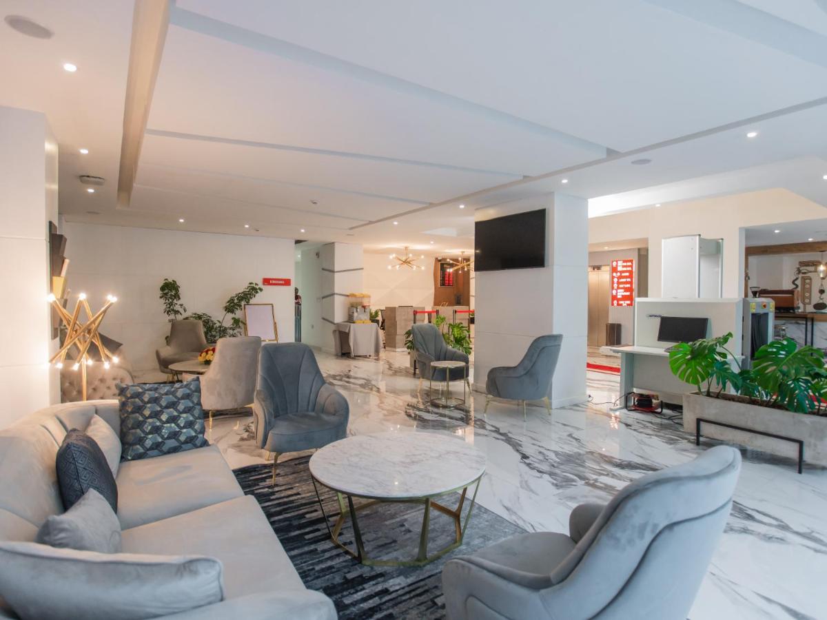 Vibes Hotel and Spa - Housity