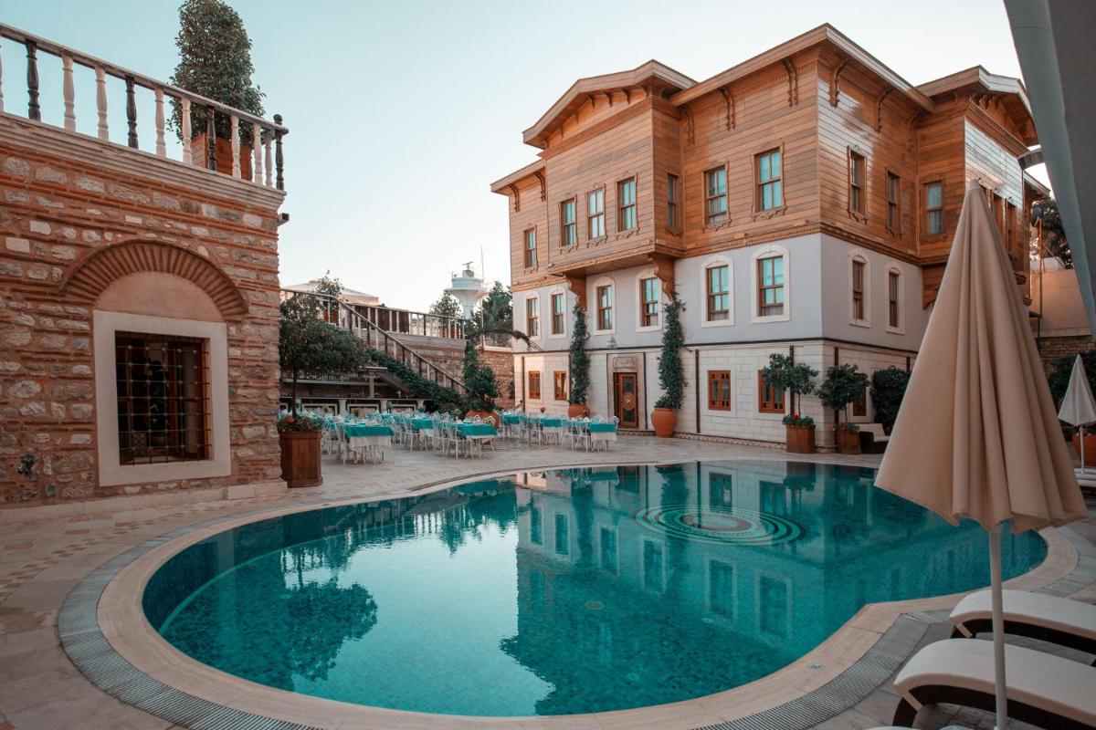 Seven Hills Palace & Spa - Housity