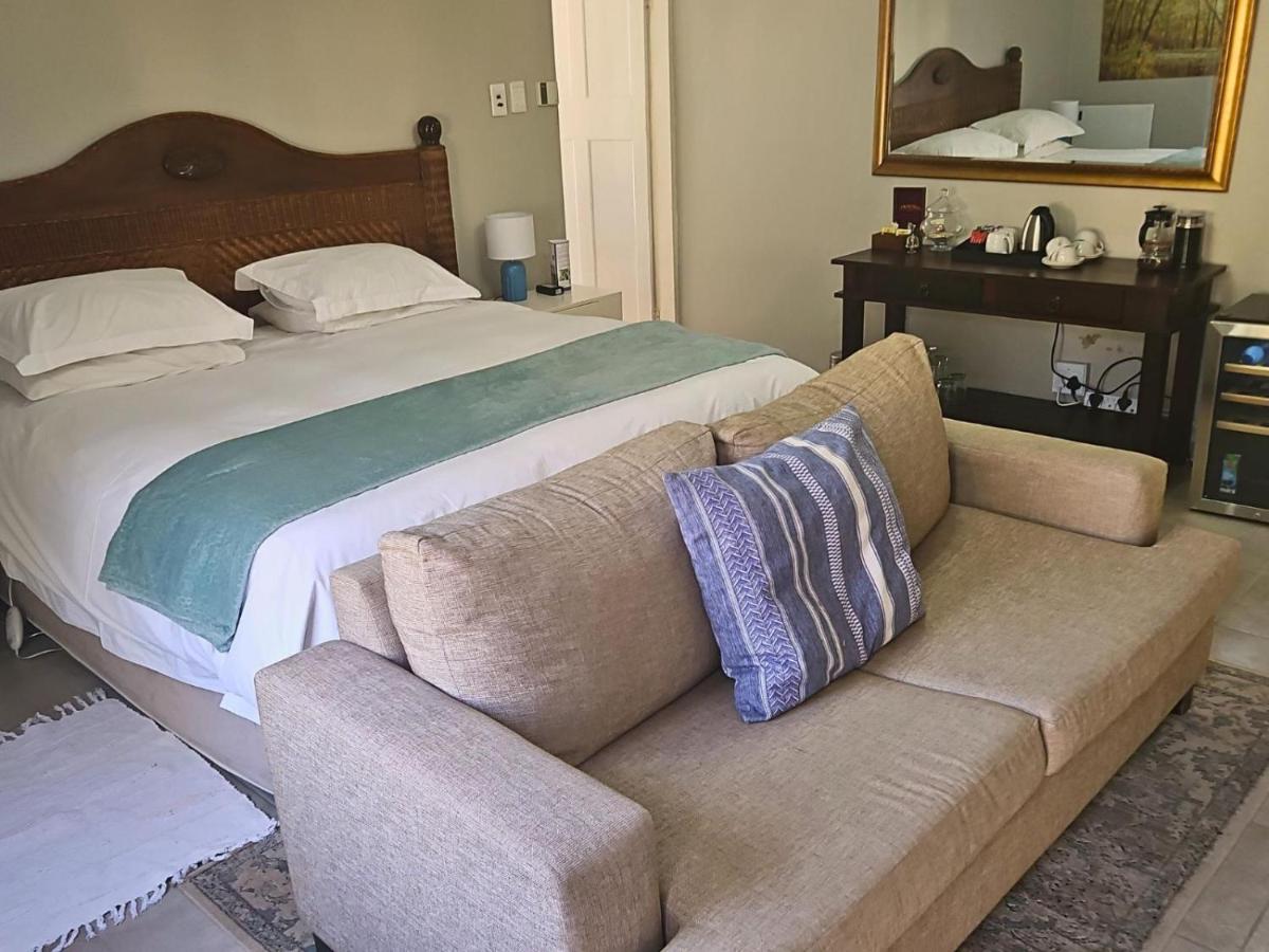 The Browns' - Cottage Suites - Housity