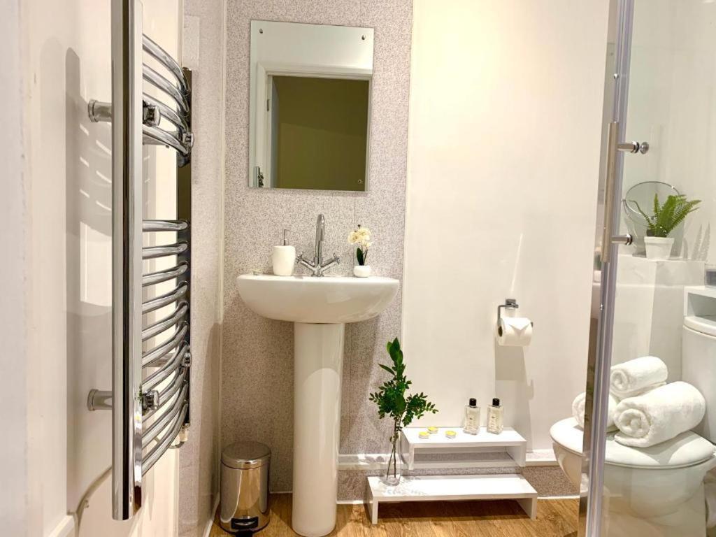 Eastbourne Beach Pier Apartment - Housity