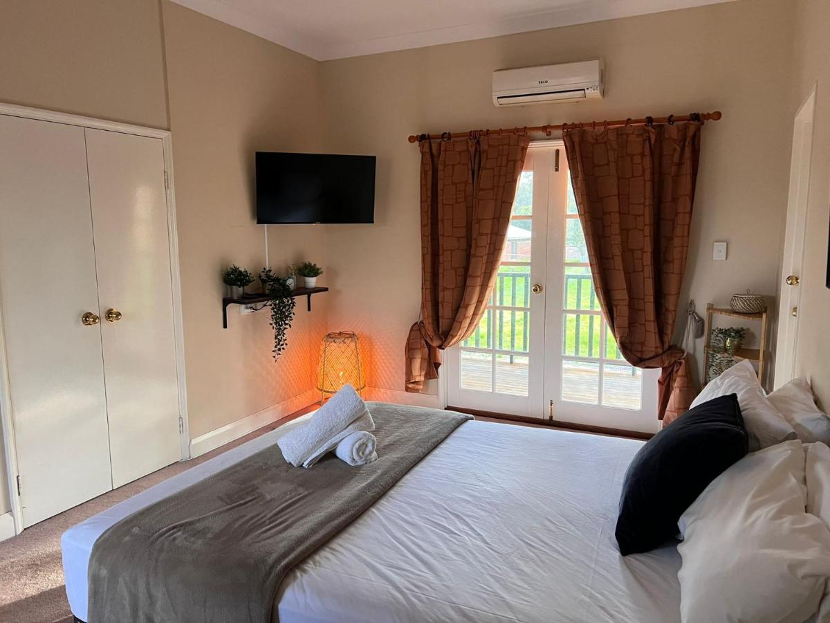Lovely little period 1-bedroom unit. Free Parking. - Housity