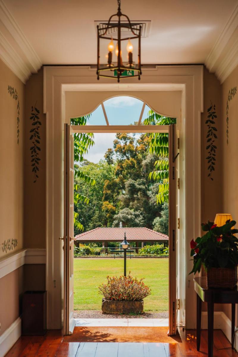 Um jardim no exterior de Casa Velha do Palheiro Relais & Chateaux