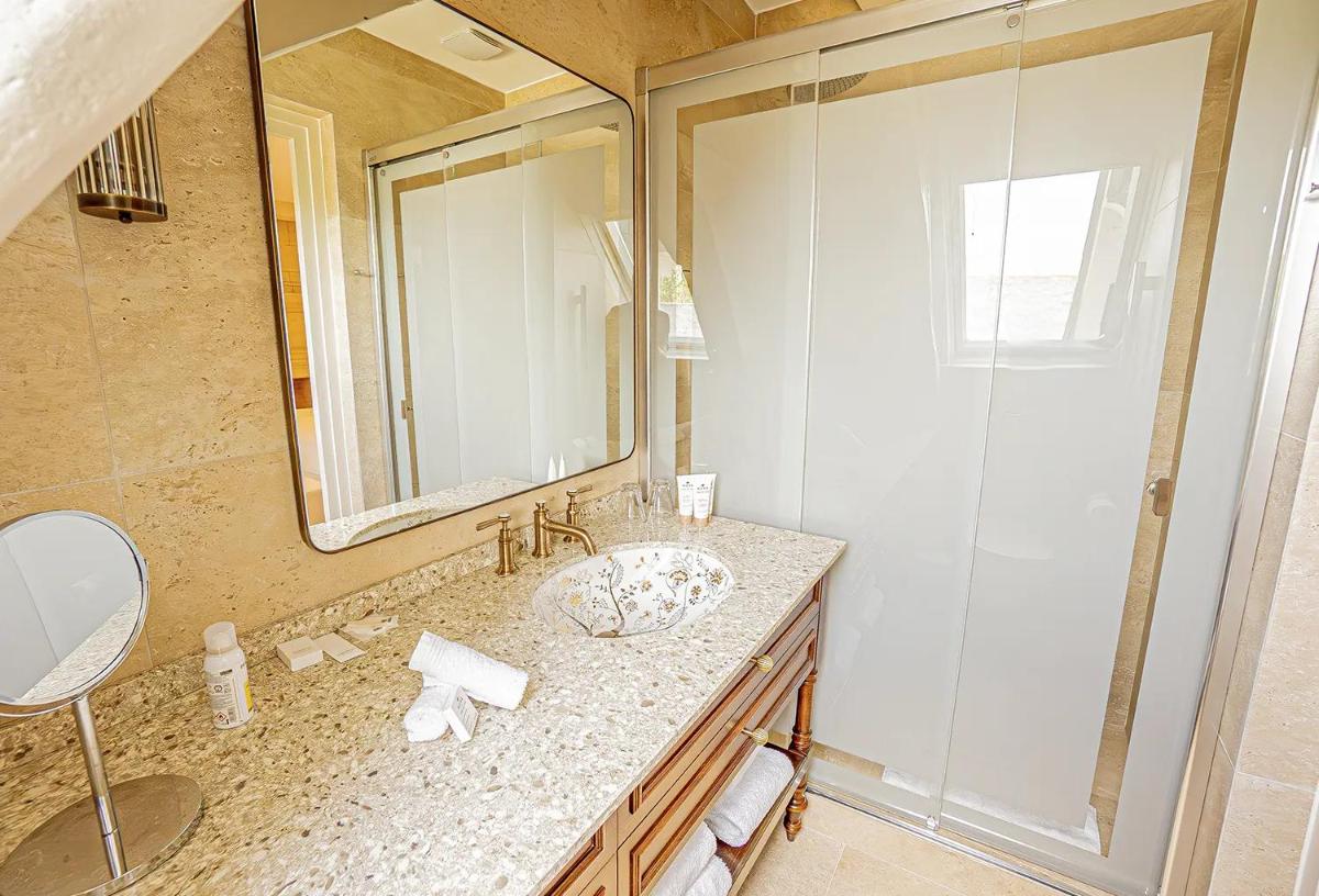 Salle de bains dans l'établissement Château De Noirieux