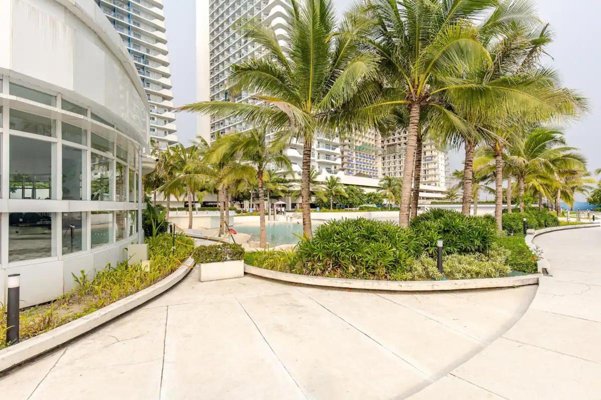 The Patio at Monaco Tower - Housity