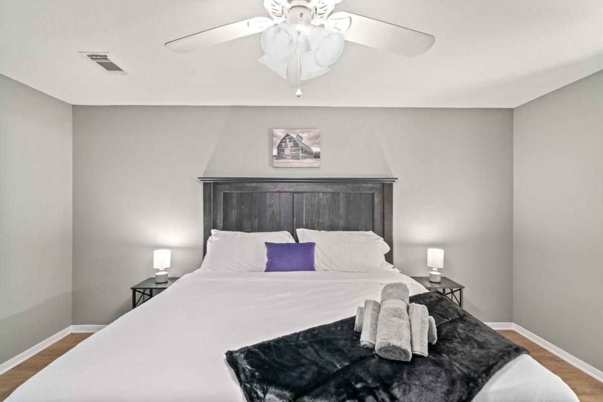 Dreamy Villa -Near Airport, Downtown - Open Concept - Housity