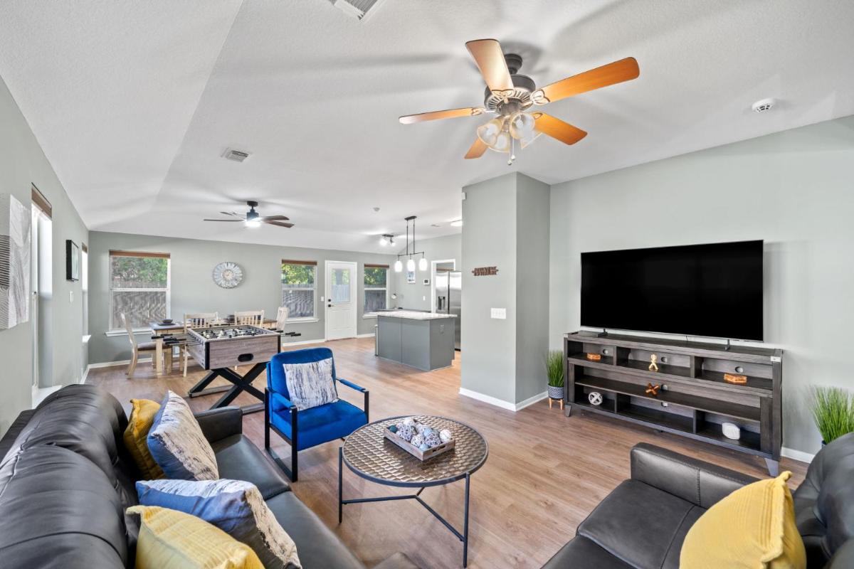 Dreamy Villa -Near Airport, Downtown - Open Concept - Housity