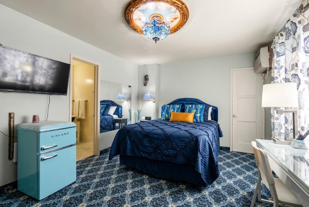 THE NEW STAR MOTEL - 1950s Extended-Stay Lodging and Retreat Center - Housity