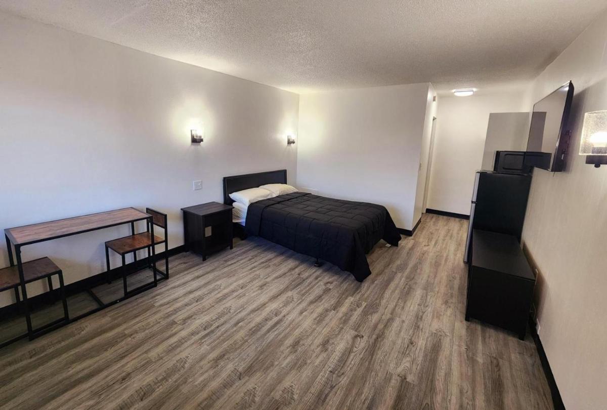 The Hastings Inn Salina - Housity
