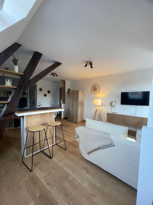 Duplex bord de l'Eure - Parking inclus - Jolie vue sur la cathédrale - Housity