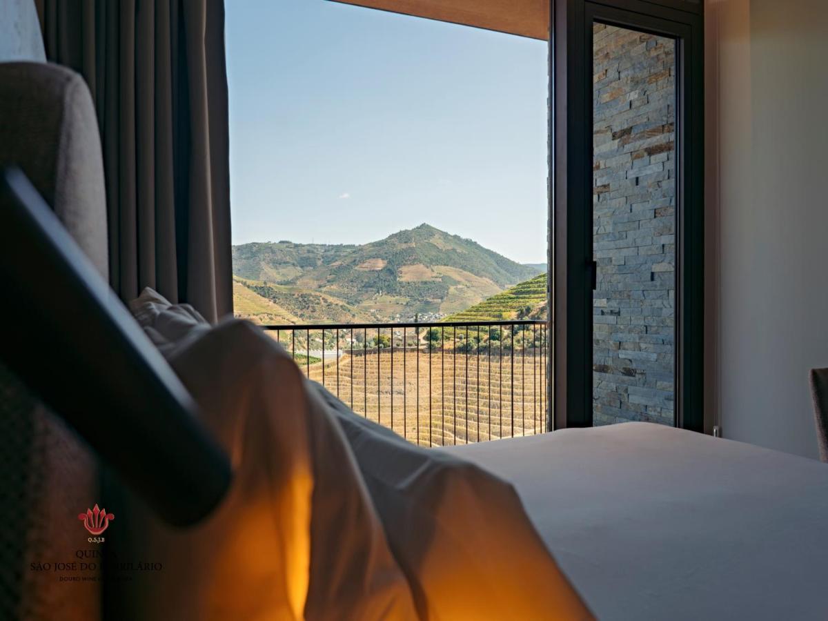 Uma vista geral da montanha ou uma vista da montanha a partir do hotel
