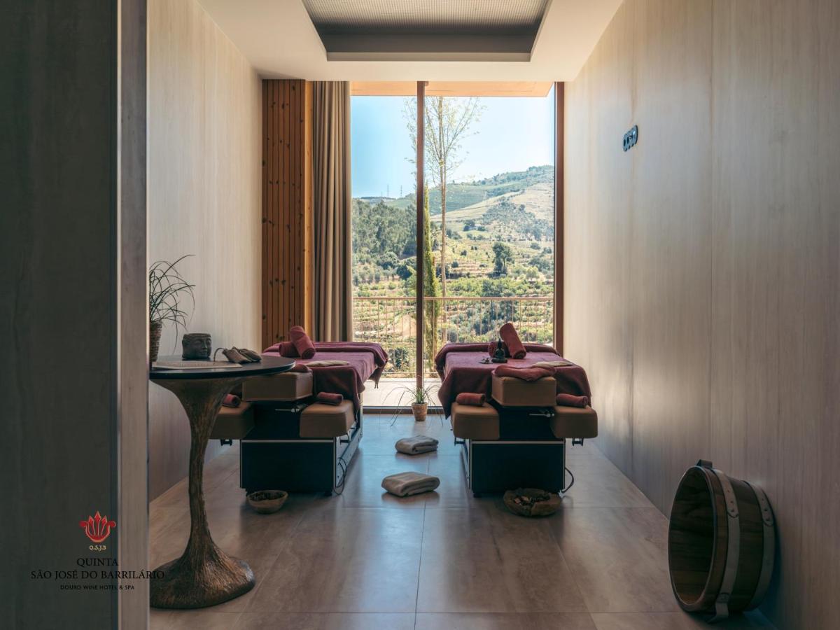 Uma vista geral da montanha ou uma vista da montanha a partir do hotel