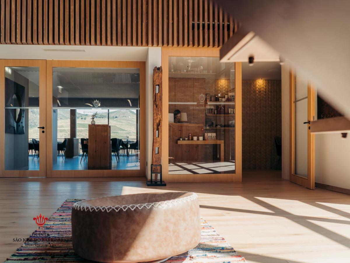 Uma área de estar em Barrilario Douro Wine Hotel e Spa - Quinta São Jose do Barrilario