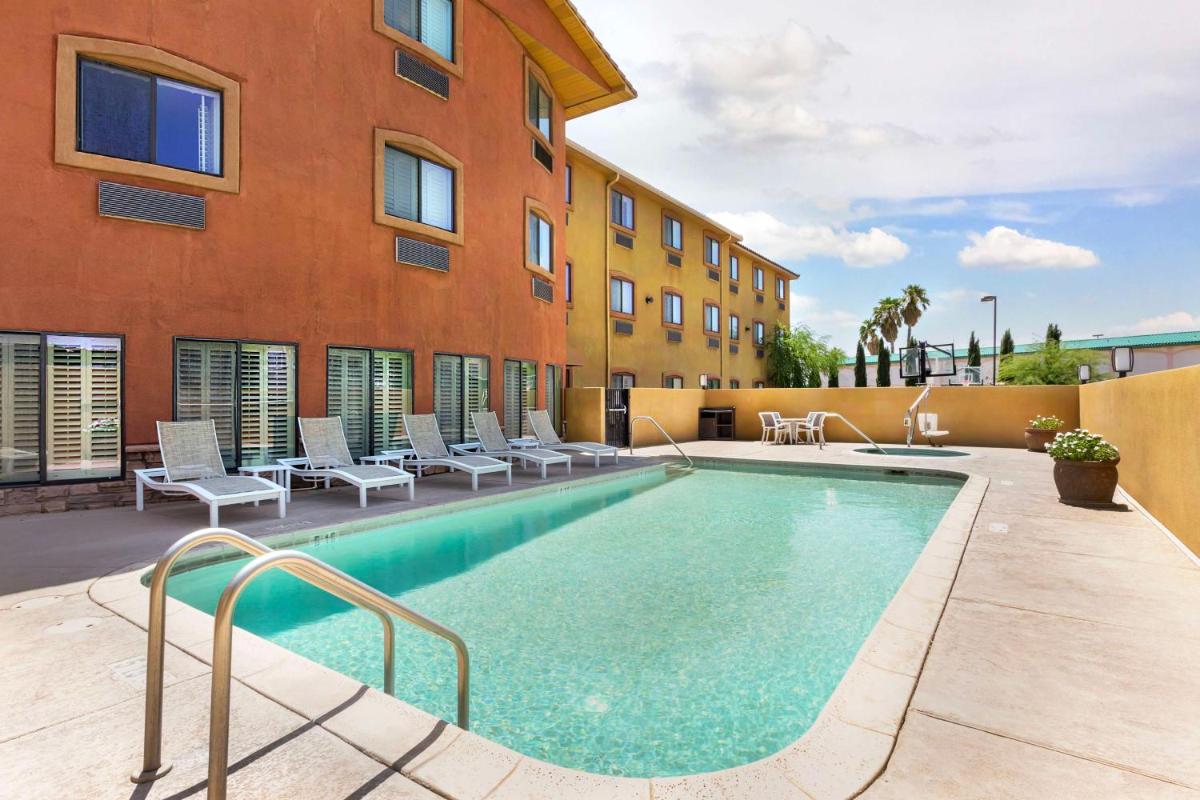 Best Western Plus Safford - Housity