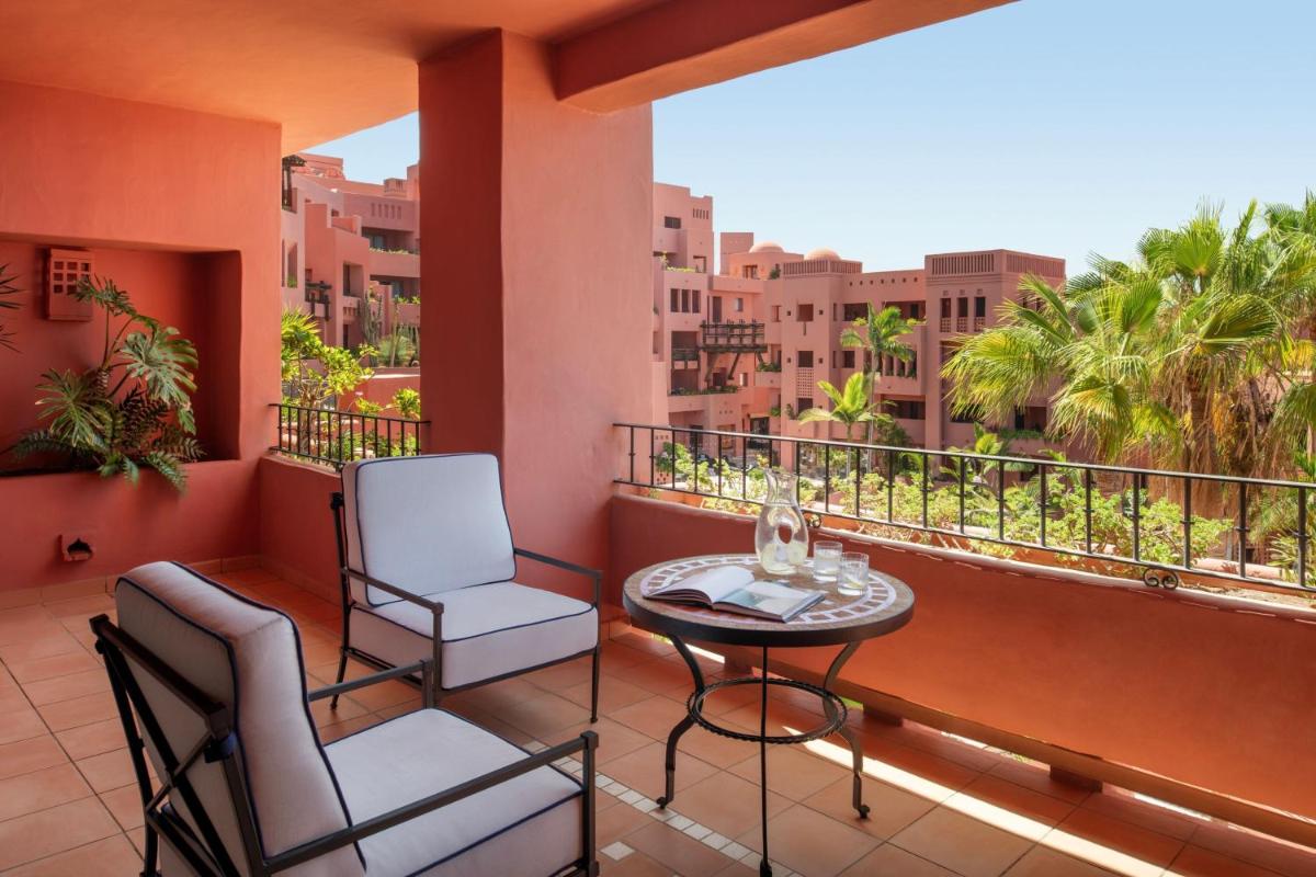 Un balcón o terraza de The Ritz-Carlton Tenerife, Abama