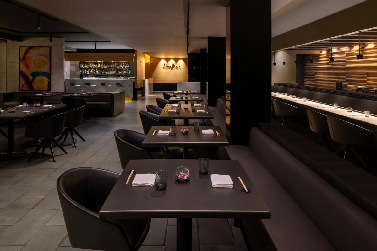 Un restaurante o sitio para comer en The Ritz-Carlton Tenerife, Abama