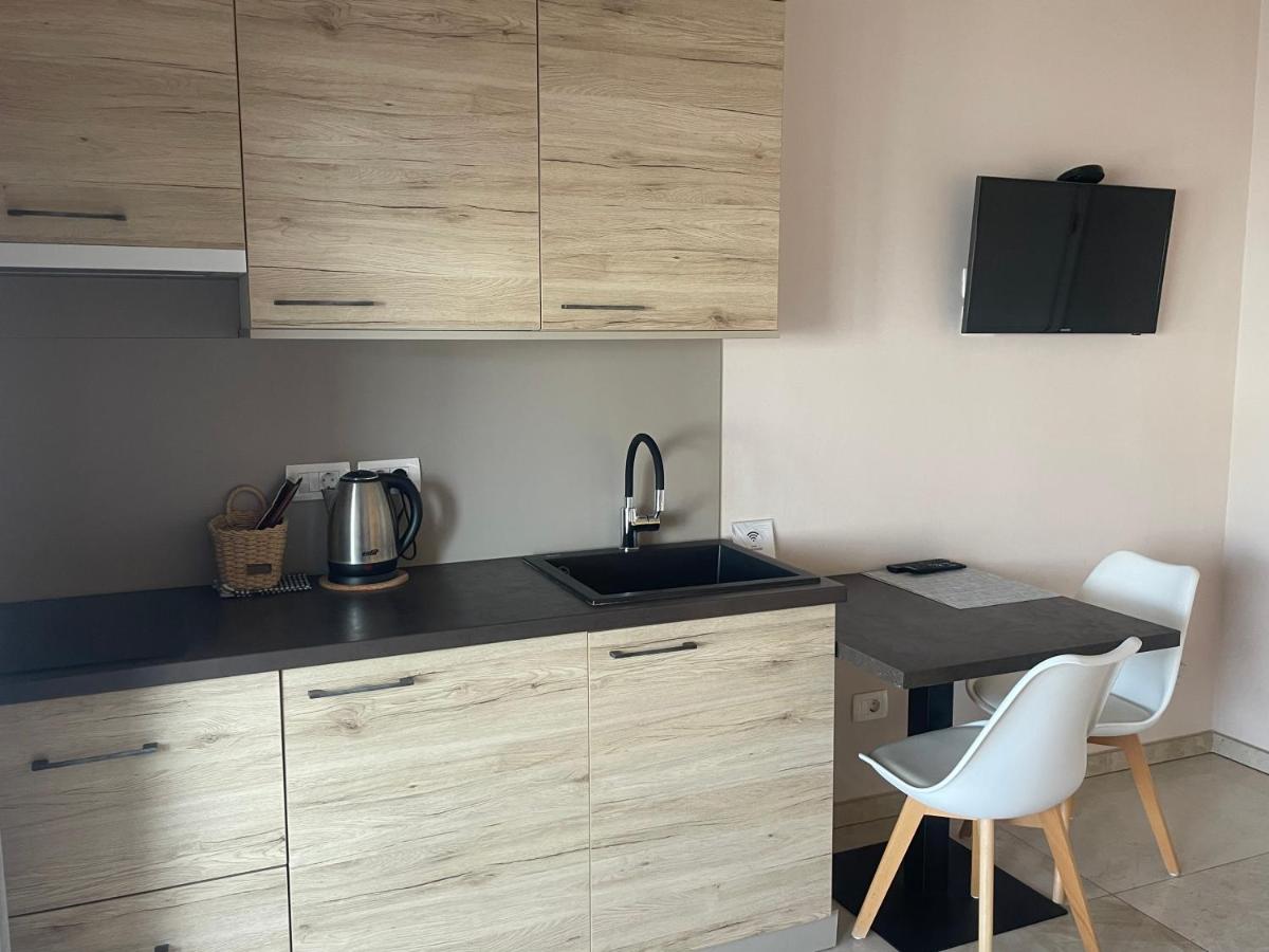 Rooms and Apartments Lisjak - Housity