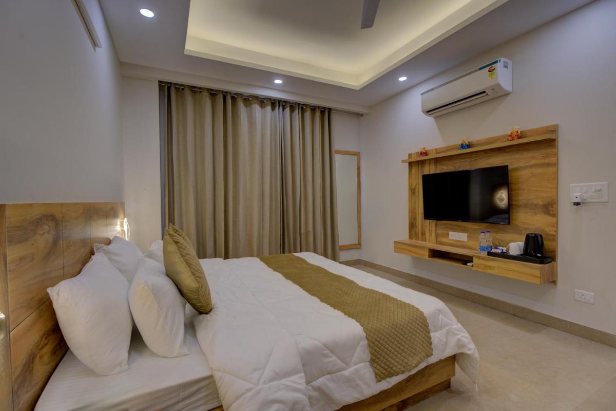 The Lodgers Luxury 1 BHK Serviced Apartment in Gurugram Near Millennium City Centre Metro - Hizvo