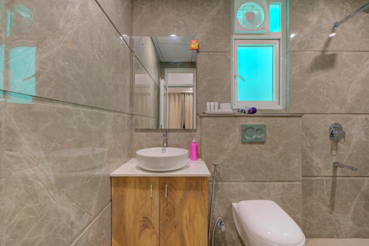 The Lodgers Luxury 1 BHK Serviced Apartment in Gurugram Near Millennium City Centre Metro - Hizvo