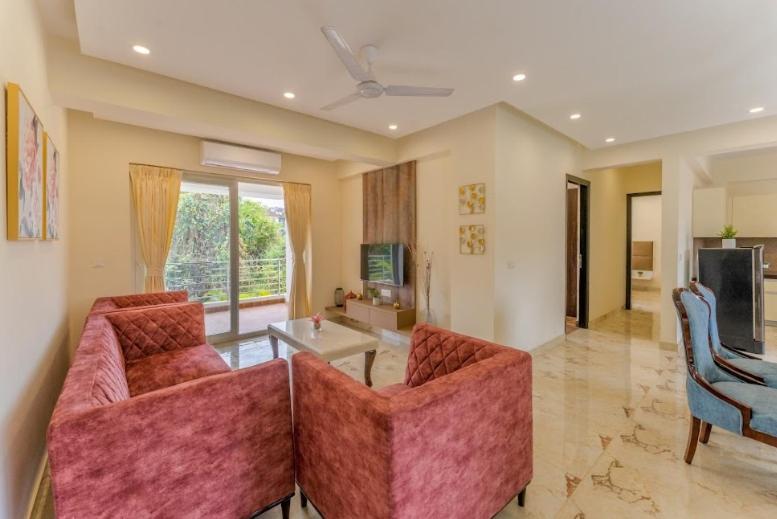 Luxury Apartments near Candolim Beach with Swimming Pool - Housity