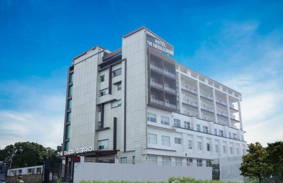The Emerald Grand - Housity