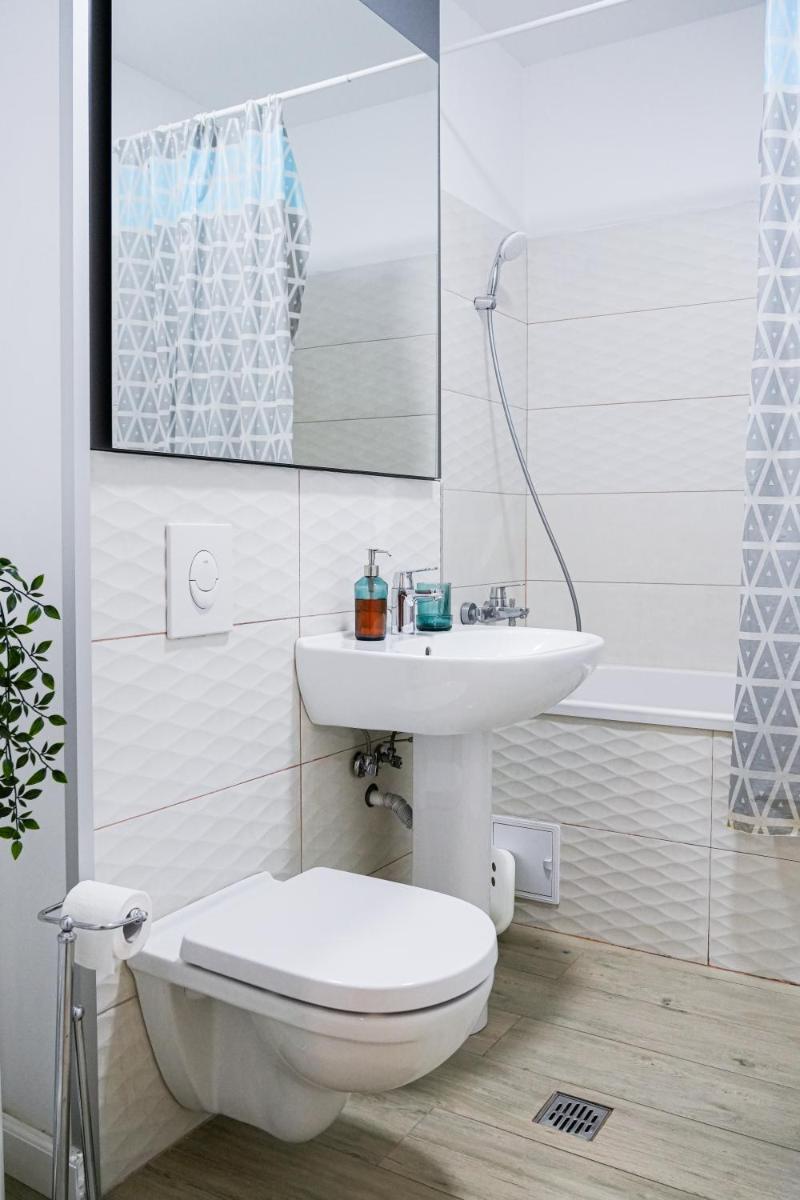 Maria - Modern Apartment with Parking and Workspace - Housity