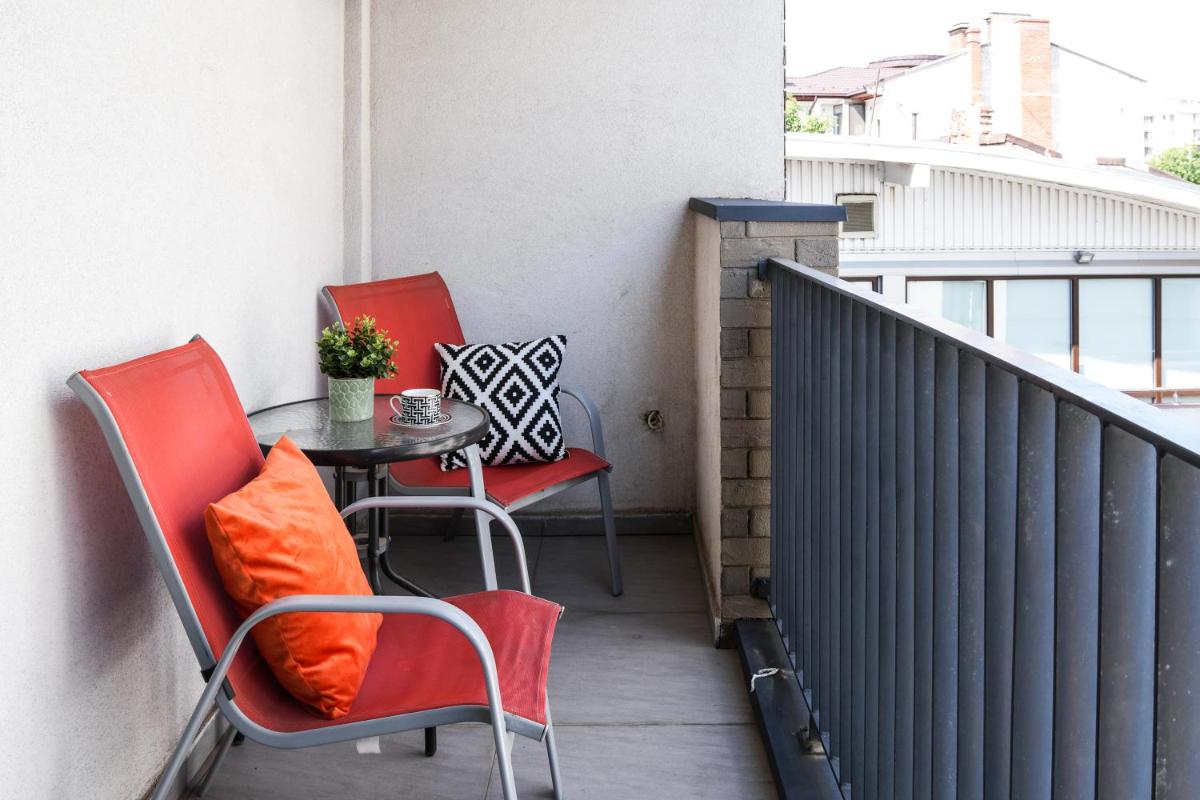 Maria - Modern Apartment with Parking and Workspace - Housity